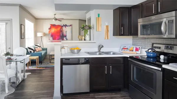 $1,516 | 500 East Stassney Lane, Unit 611, Austin, TX 78745