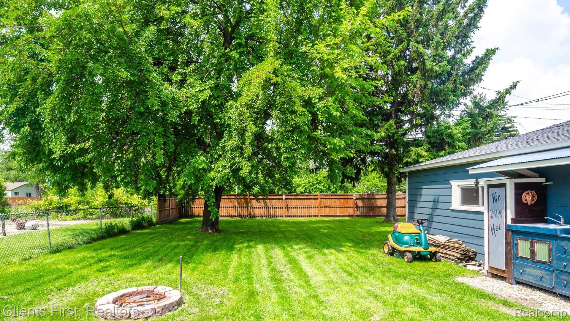 584 Longfellow Inkster, MI 48141 - Photo 14 of 14 dsc_0870.jpg