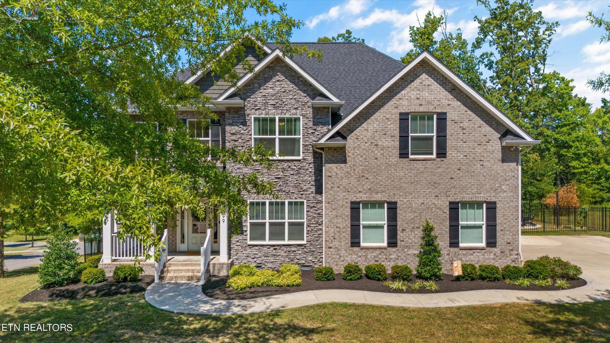 599 Broadberry Avenue Oak Ridge, TN 37830 - Photo 2 of 60 Gallery Image 2