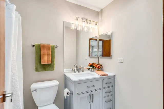 $375,000 | 1216 Darnell Drive, Mundelein, IL 60060