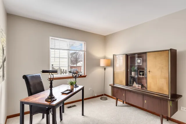 $375,000 | 1216 Darnell Drive, Mundelein, IL 60060