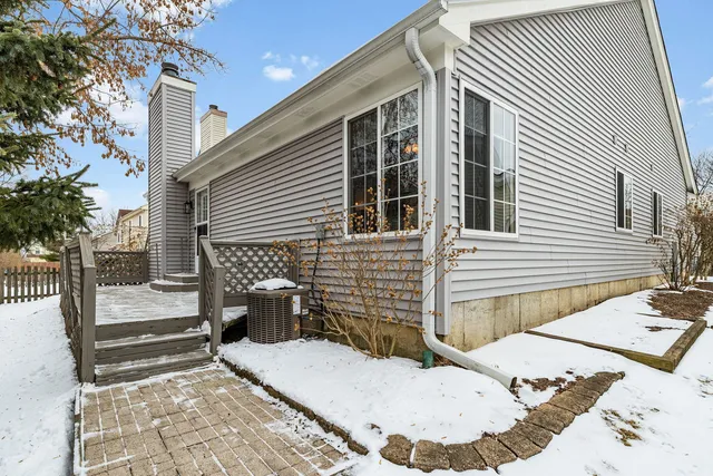 $375,000 | 1216 Darnell Drive, Mundelein, IL 60060