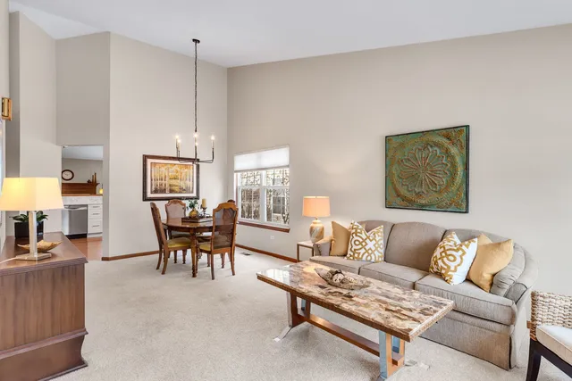 $375,000 | 1216 Darnell Drive, Mundelein, IL 60060