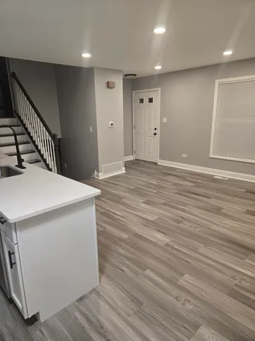 $2,600 | 456 Inverrary Lane, Deerfield, IL 60015