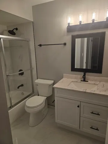 $2,600 | 456 Inverrary Lane, Deerfield, IL 60015