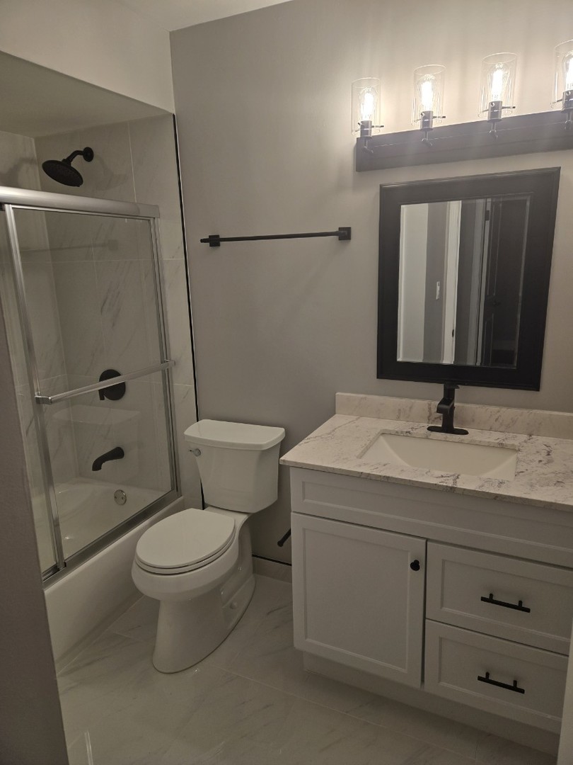 456 Inverrary Lane Deerfield, IL 60015 - Photo 2 of 21