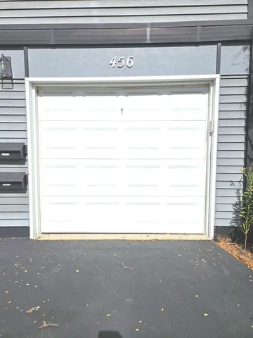 $2,600 | 456 Inverrary Lane, Deerfield, IL 60015