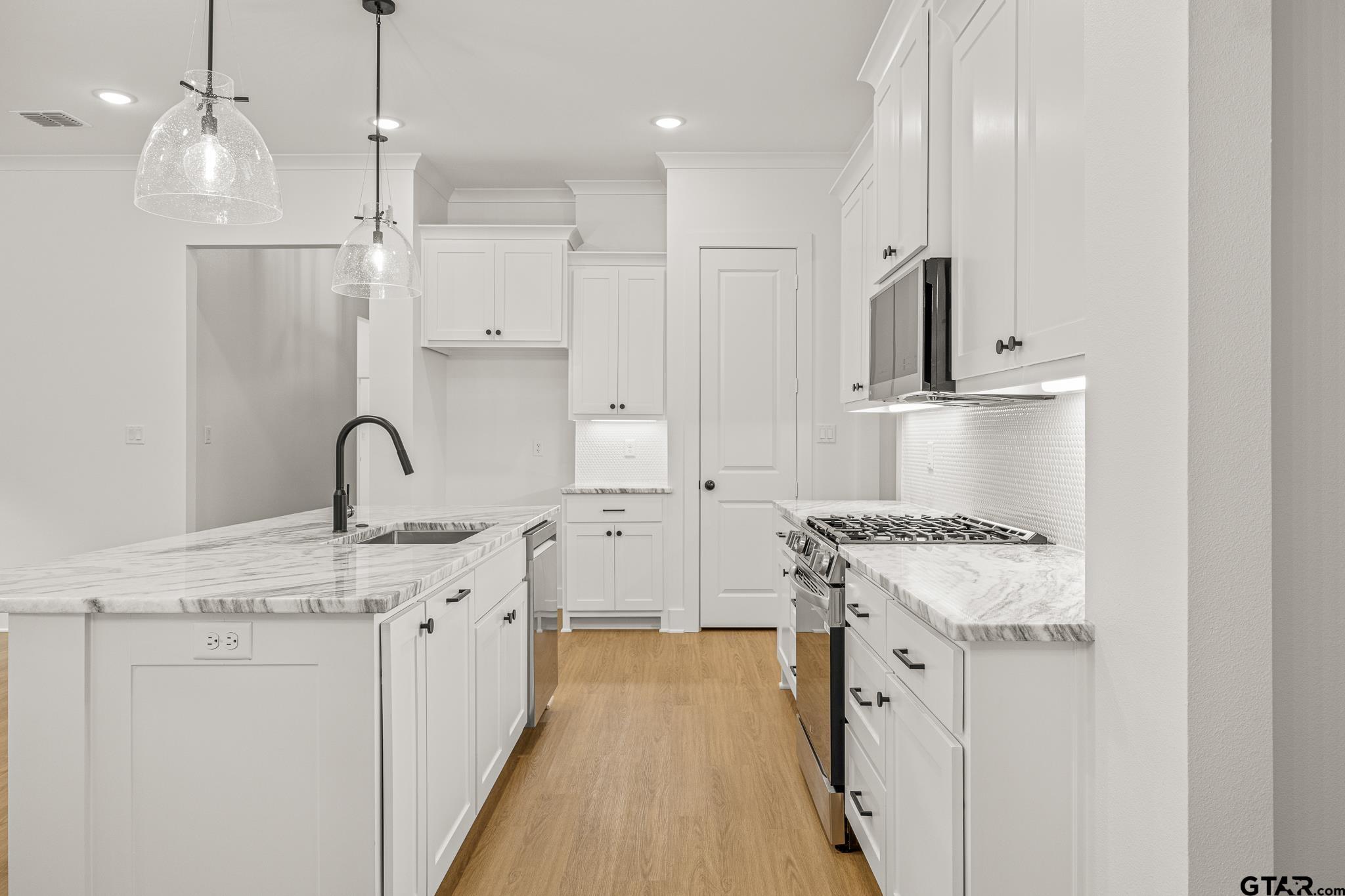 2083 Locklear Lane Tyler, TX 75703 - Photo 6 of 34