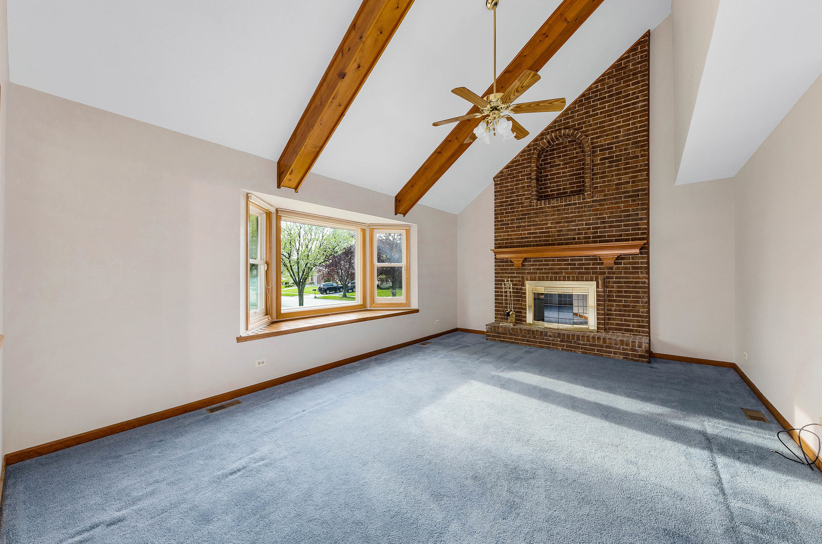 1751 Mundelein Road Naperville, IL 60565 - Photo 15 of 37 a view of empty room with front door