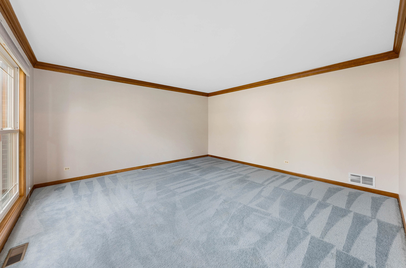 1751 Mundelein Road Naperville, IL 60565 - Photo 3 of 37 a view of an empty room