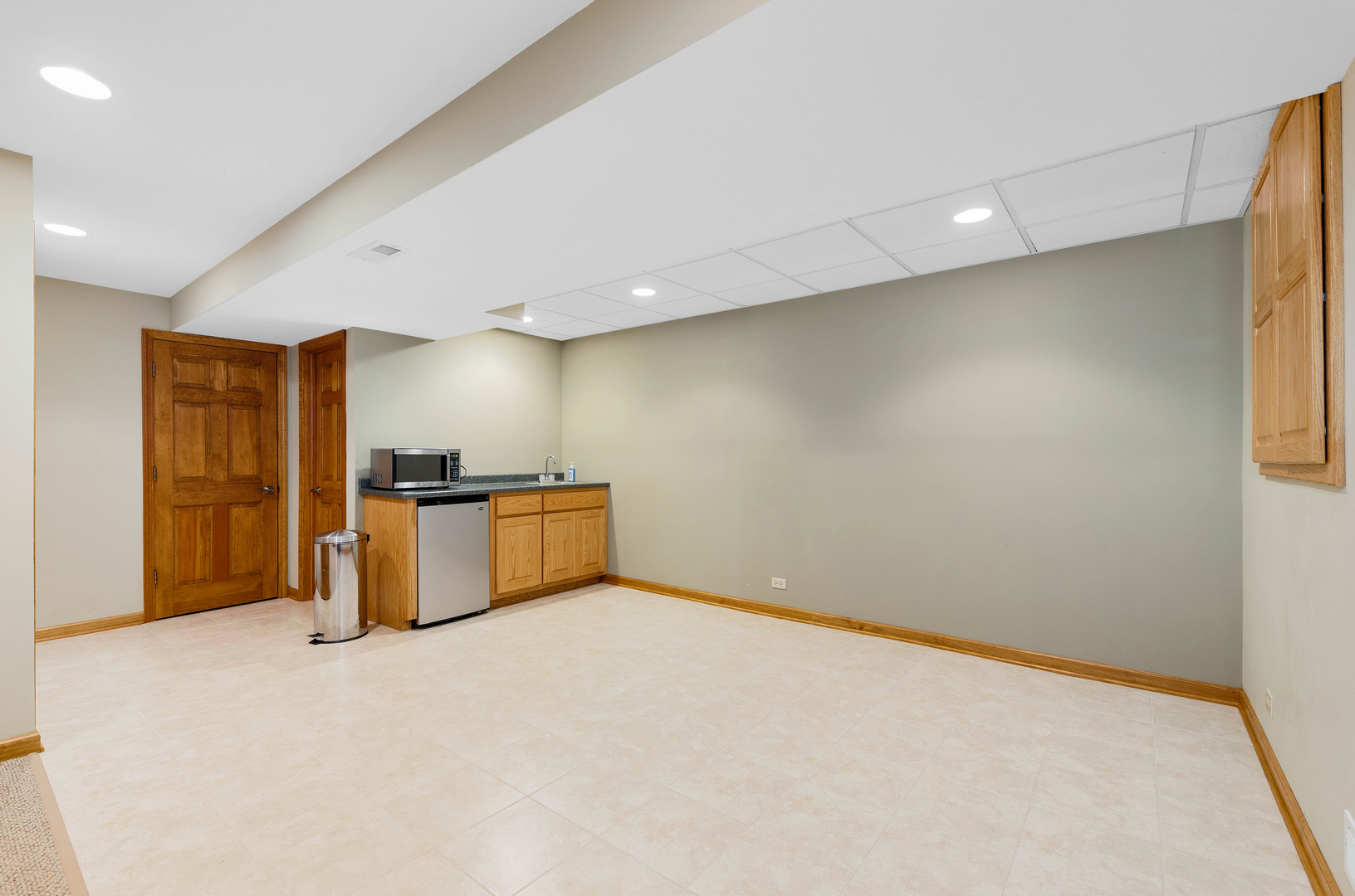 1751 Mundelein Road Naperville, IL 60565 - Photo 31 of 37 a view of kitchen with refrigerator and a sink