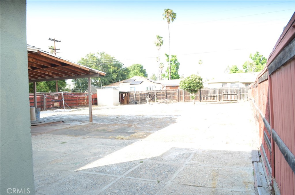 4139 St George Place Riverside, CA 92504 - Photo 25 of 42 Right angle of the house looking to the back of the back yard