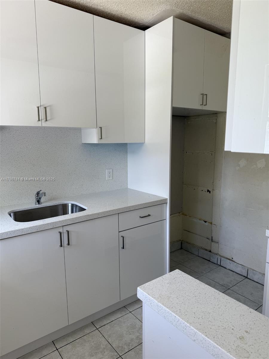 741 Northeast 2nd Place Hialeah, FL 33010 - Photo 3 of 10