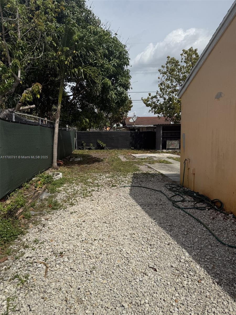 741 Northeast 2nd Place Hialeah, FL 33010 - Photo 6 of 10