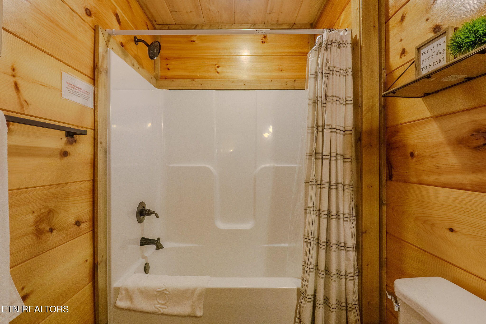 876 Osprey Way Pigeon Forge, TN 37863 - Photo 13 of 47 9-web-or-mls-DSC07268-HDR