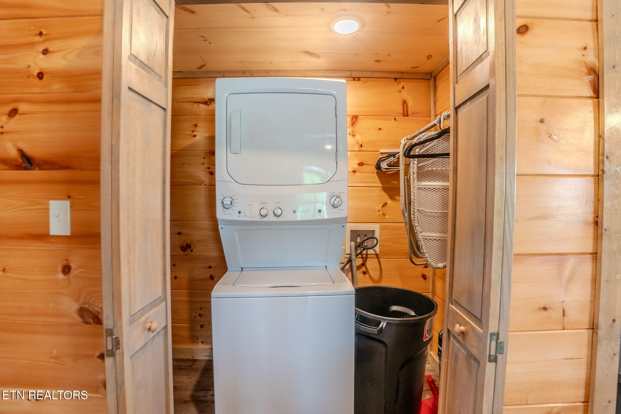 876 Osprey Way Pigeon Forge, TN 37863 - Photo 31 of 47 24-web-or-mls-DSC07736-HDR