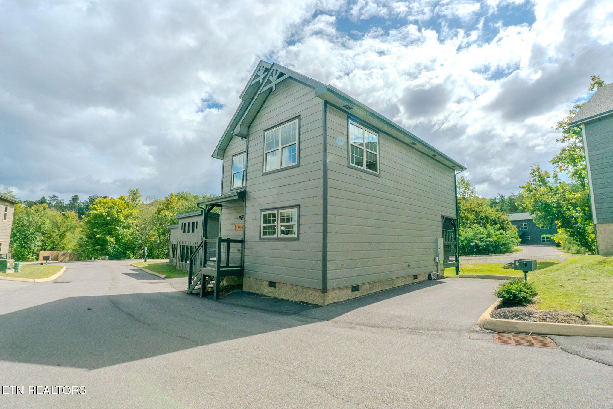 876 Osprey Way Pigeon Forge, TN 37863 - Photo 39 of 47 25-web-or-mls-DSC07749-HDR