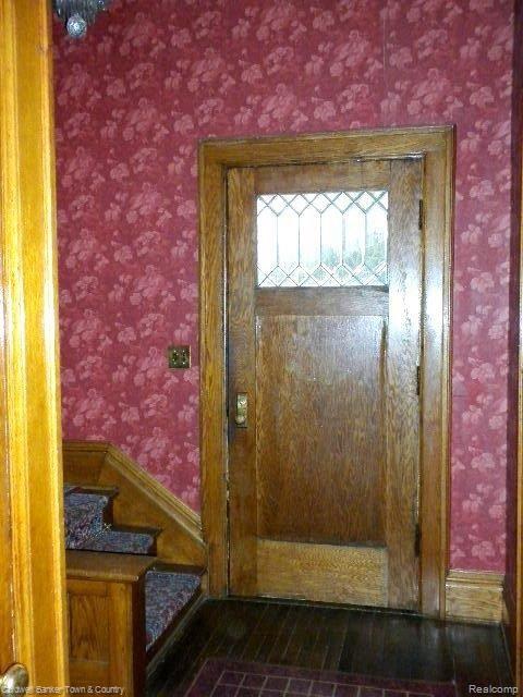 619 North State Street Howell, MI 48843 - Photo 6 of 22 Foyer