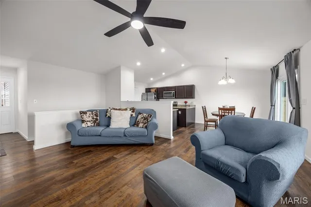 $283,500 | 149 Colton Jesse Drive, Winfield, MO 63389