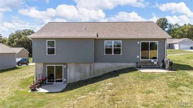 $283,500 | 149 Colton Jesse Drive, Winfield, MO 63389