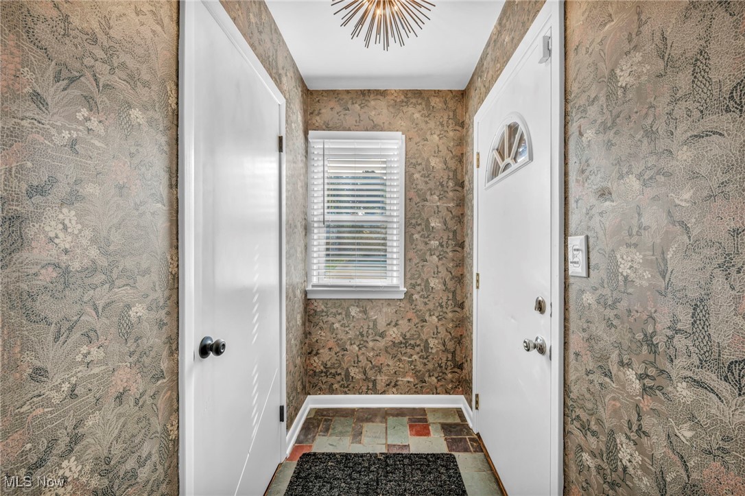 2048 Campus Road South Euclid, OH 44121 - Photo 6 of 50 Entryway/foyer.