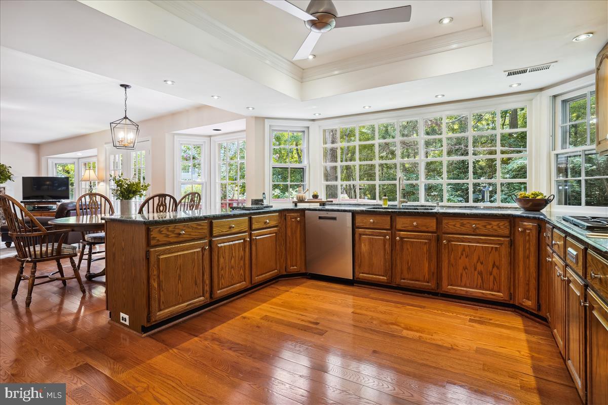 1500 Turtle Rock Lane Reston, VA 20194 - Photo 11 of 76 Expansive windows across the rear of the home