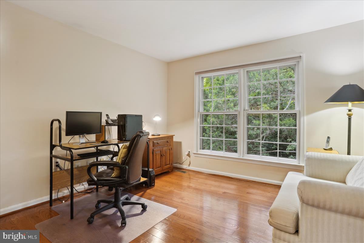 1500 Turtle Rock Lane Reston, VA 20194 - Photo 39 of 76 Double Window