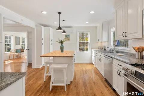 $1,189,000 | 113 Range Road, Wilton, CT 06897