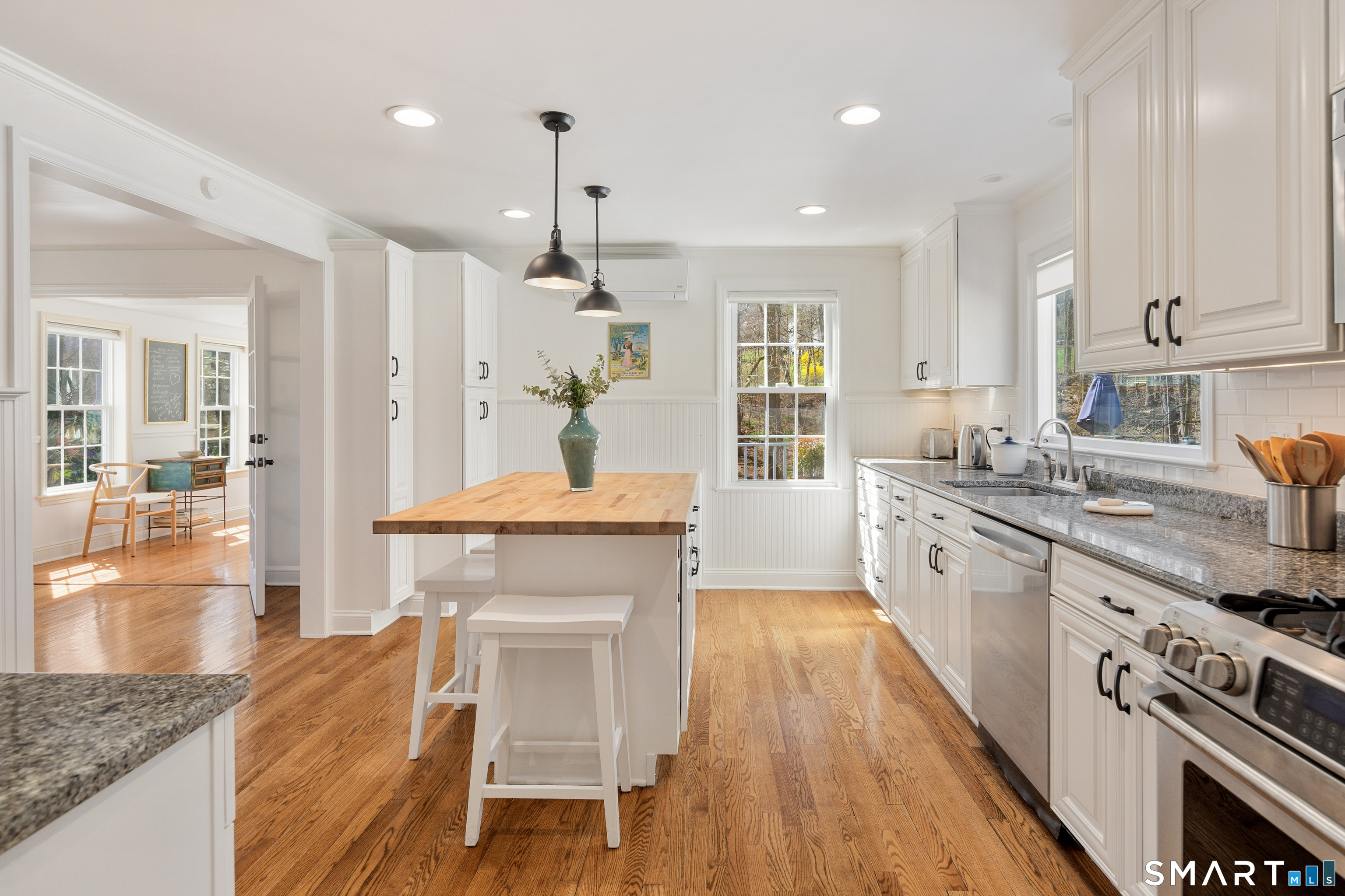 113 Range Road Wilton, CT 06897 - Photo 13 of 35