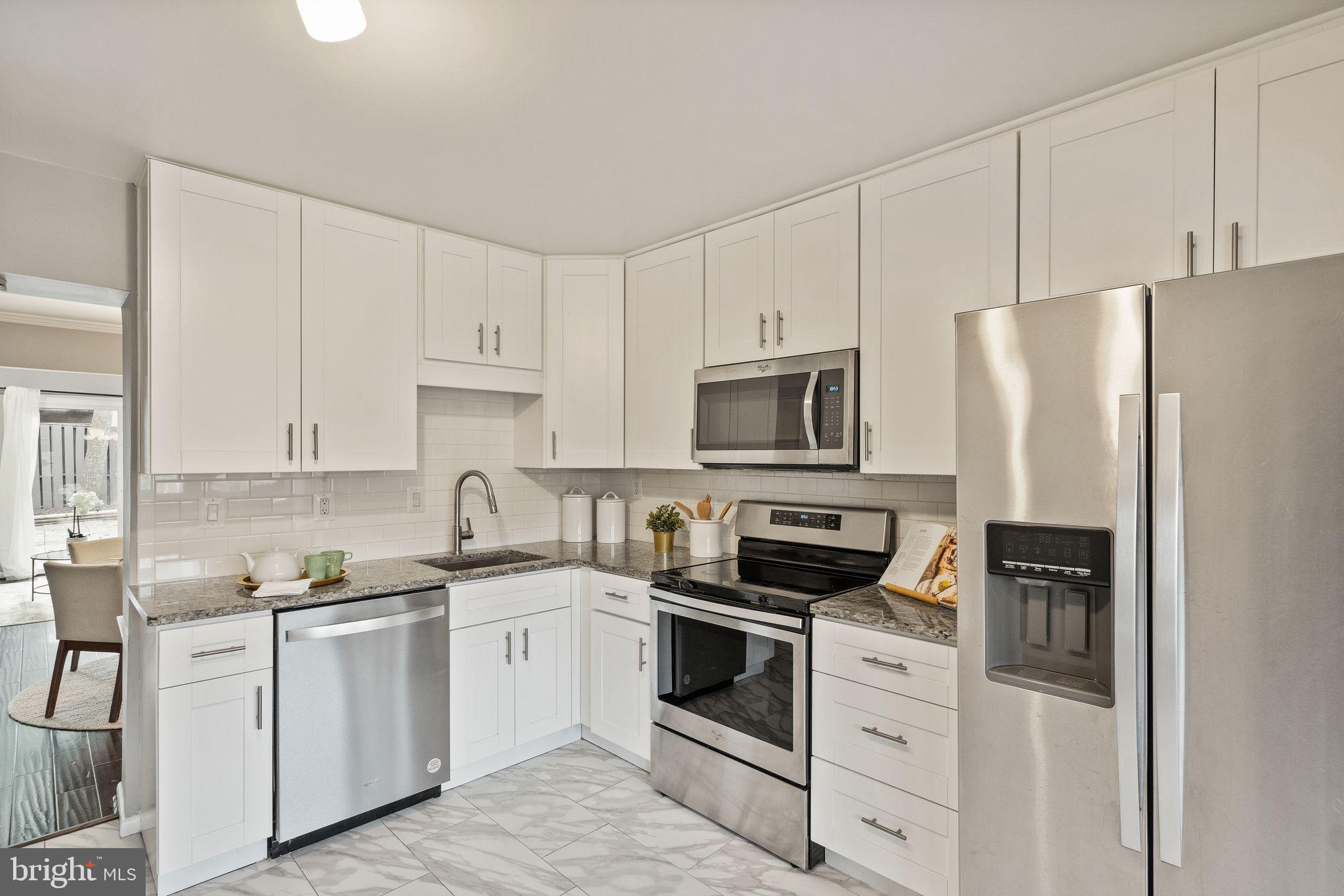 1629 Valencia Way Reston, VA 20190 - Photo 18 of 78