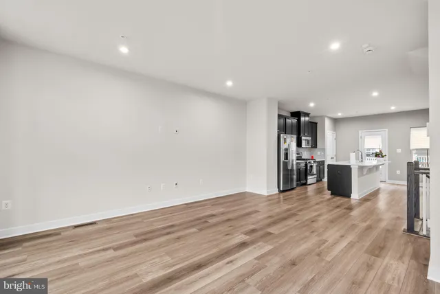 $570,000 | 2815 Battersea Lk Loop, Hyattsville, MD 20782