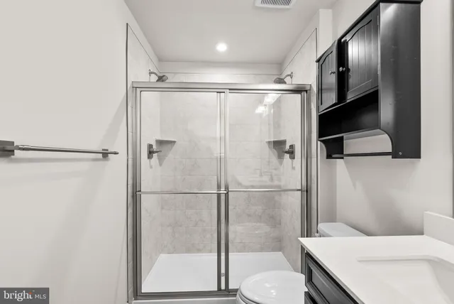 $570,000 | 2815 Battersea Lk Loop, Hyattsville, MD 20782