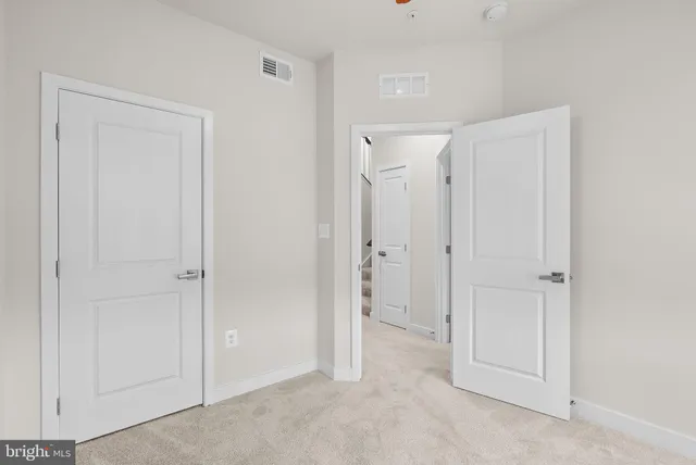 $570,000 | 2815 Battersea Lk Loop, Hyattsville, MD 20782