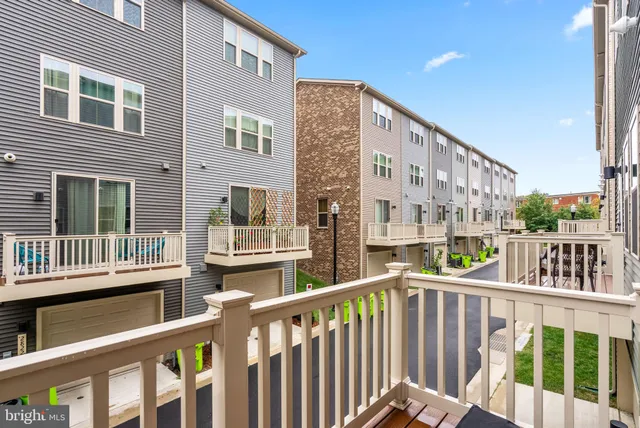 $570,000 | 2815 Battersea Lk Loop, Hyattsville, MD 20782