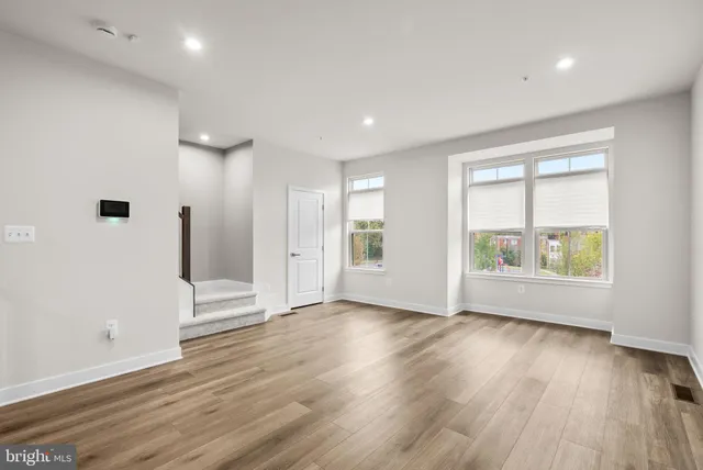 $570,000 | 2815 Battersea Lk Loop, Hyattsville, MD 20782