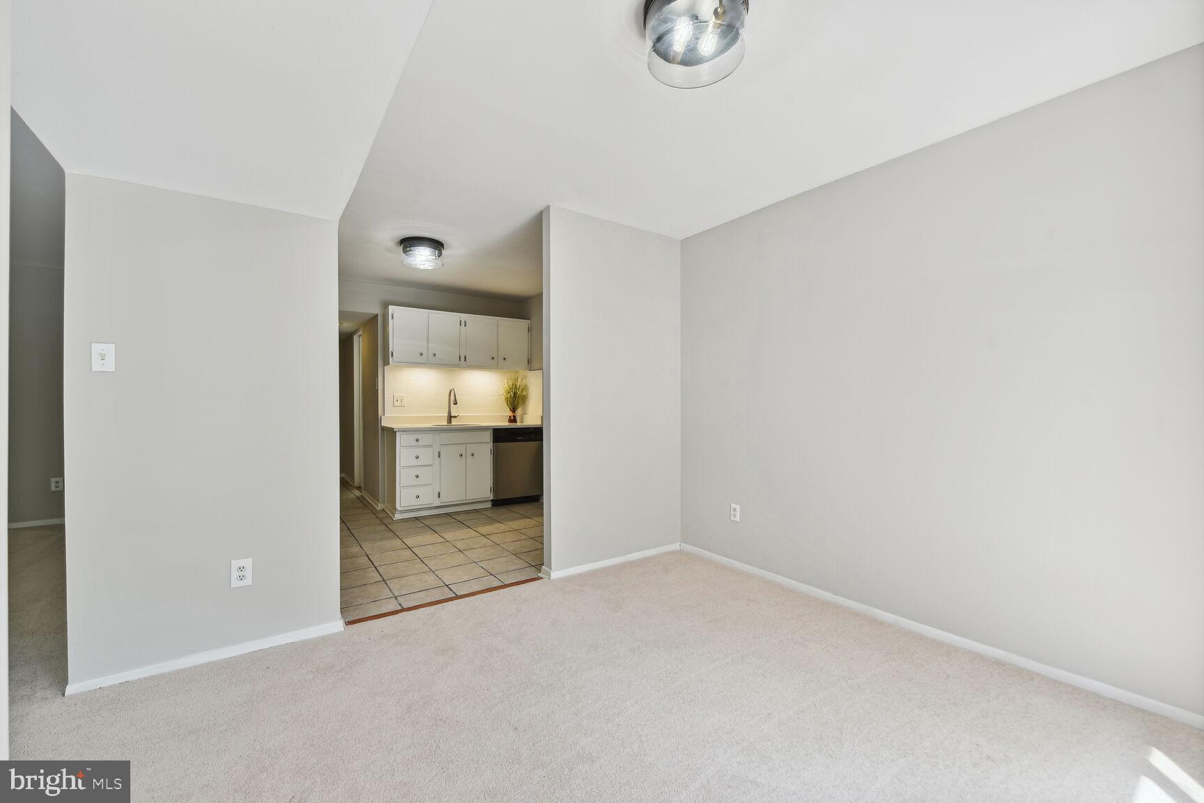 2063 Royal Fern Court, Unit 21BCON Reston, VA 20191 - Photo 15 of 33 Dining room