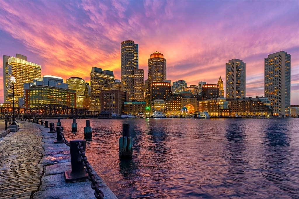 65 East India Row, Unit PH B Boston, MA 02110 - Photo 1 of 23 a view of lake and city