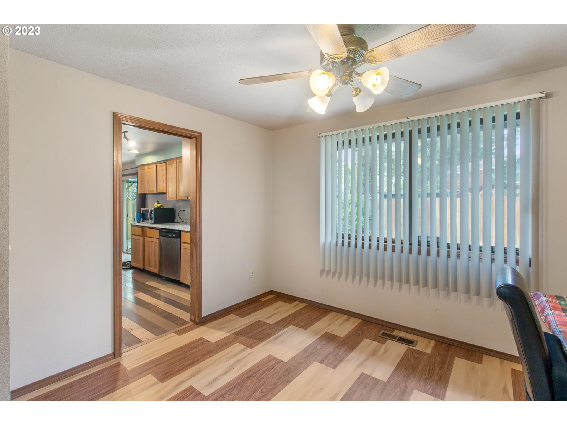 12705 Southeast Kelly Street Portland, OR 97236 - Photo 7 of 33 a view interior of the house
