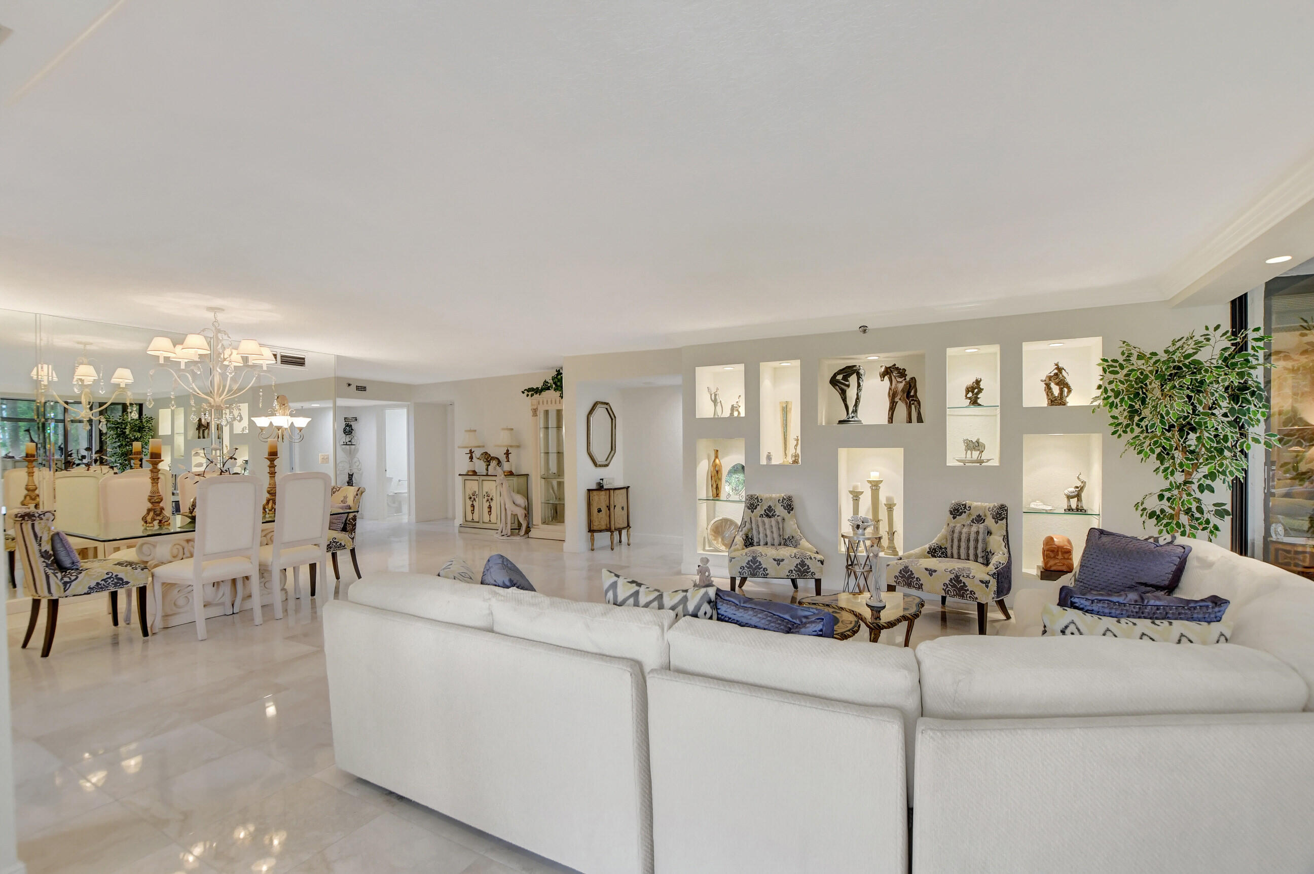 7572 Regency Lake Drive, Unit 201 Boca Raton, FL 33433 - Photo 11 of 50 living room