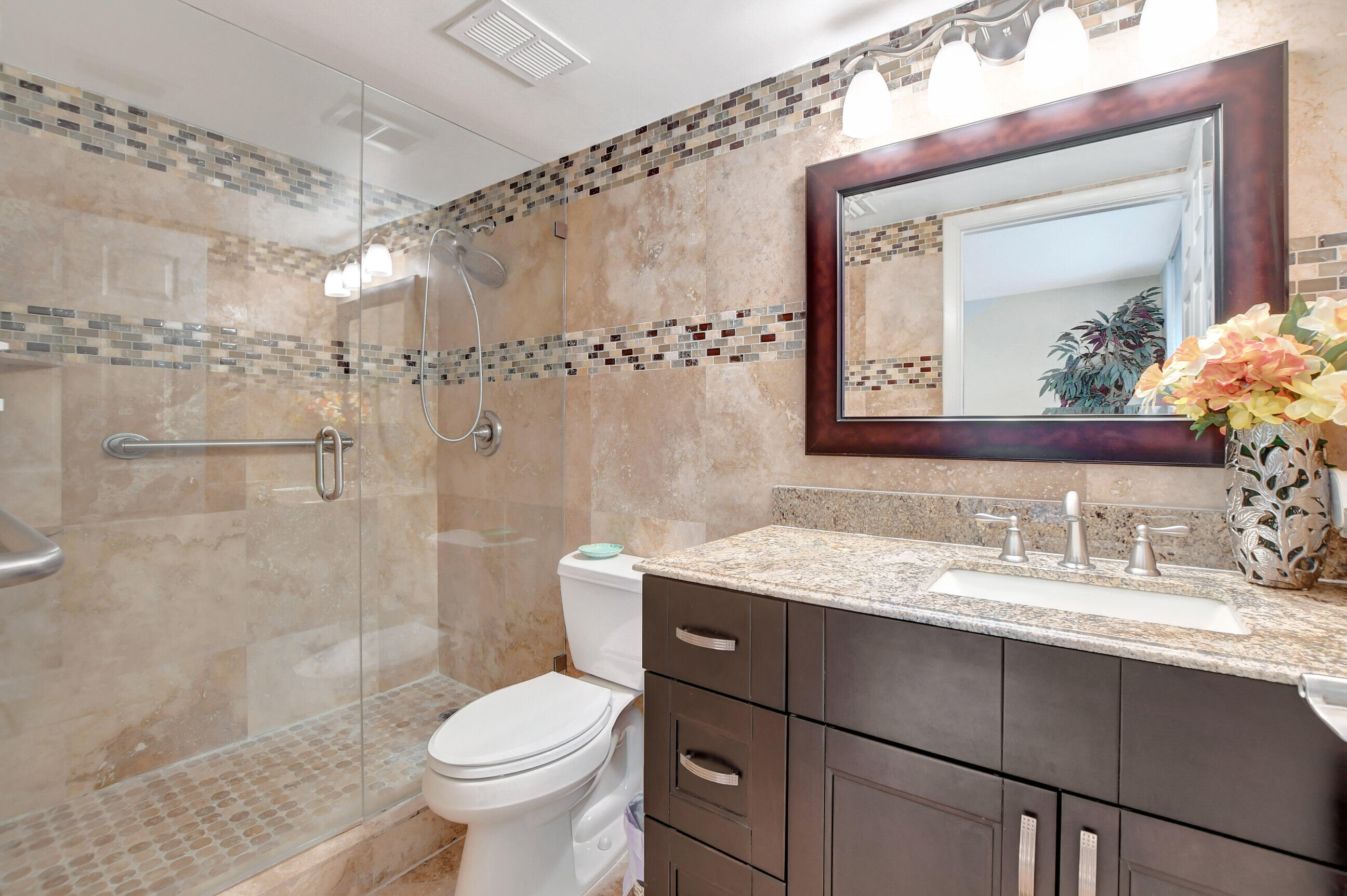 7572 Regency Lake Drive, Unit 201 Boca Raton, FL 33433 - Photo 33 of 50 2nd bathroom