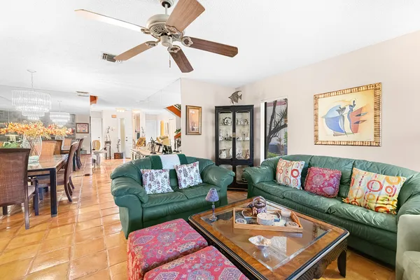 $375,000 | 5355 10th Fairway Drive, Unit 1, Delray Beach, FL 33484