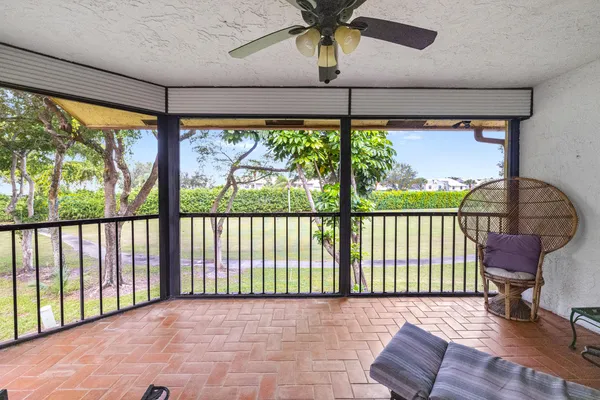 $375,000 | 5355 10th Fairway Drive, Unit 1, Delray Beach, FL 33484