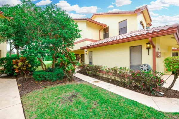 $375,000 | 5355 10th Fairway Drive, Unit 1, Delray Beach, FL 33484