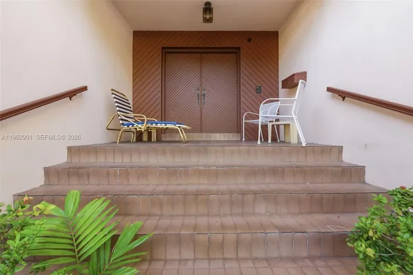 $1,650,000 | 9208 Emerson Avenue, Surfside, FL 33154