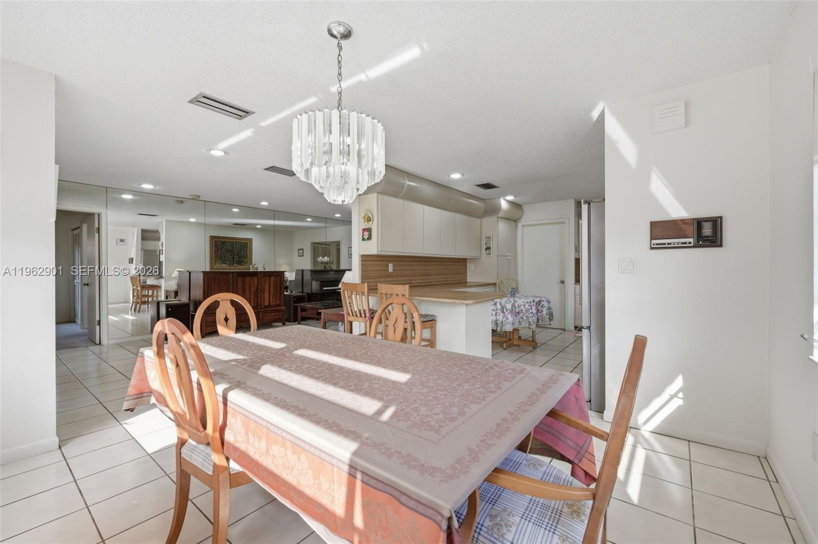 9208 Emerson Avenue Surfside, FL 33154 - Photo 11 of 29