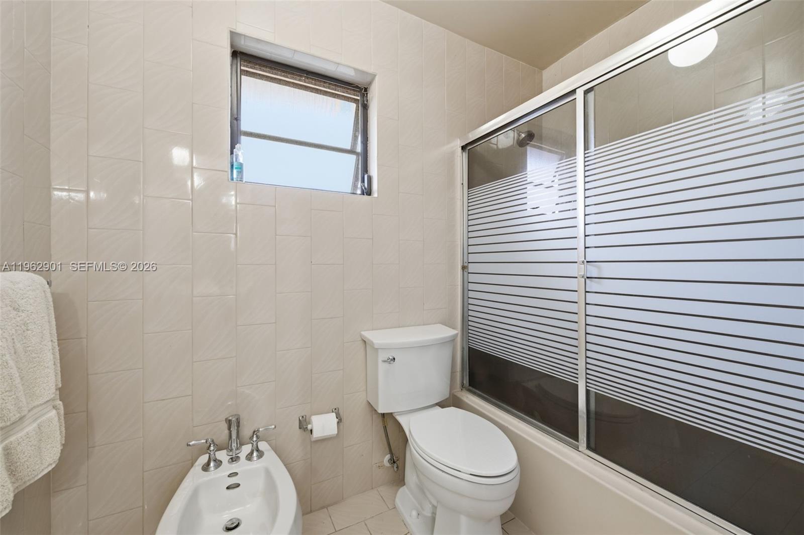 9208 Emerson Avenue Surfside, FL 33154 - Photo 15 of 29