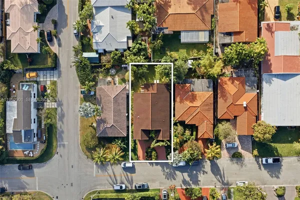 $1,650,000 | 9208 Emerson Avenue, Surfside, FL 33154