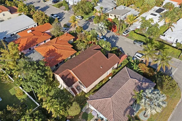 $1,650,000 | 9208 Emerson Avenue, Surfside, FL 33154