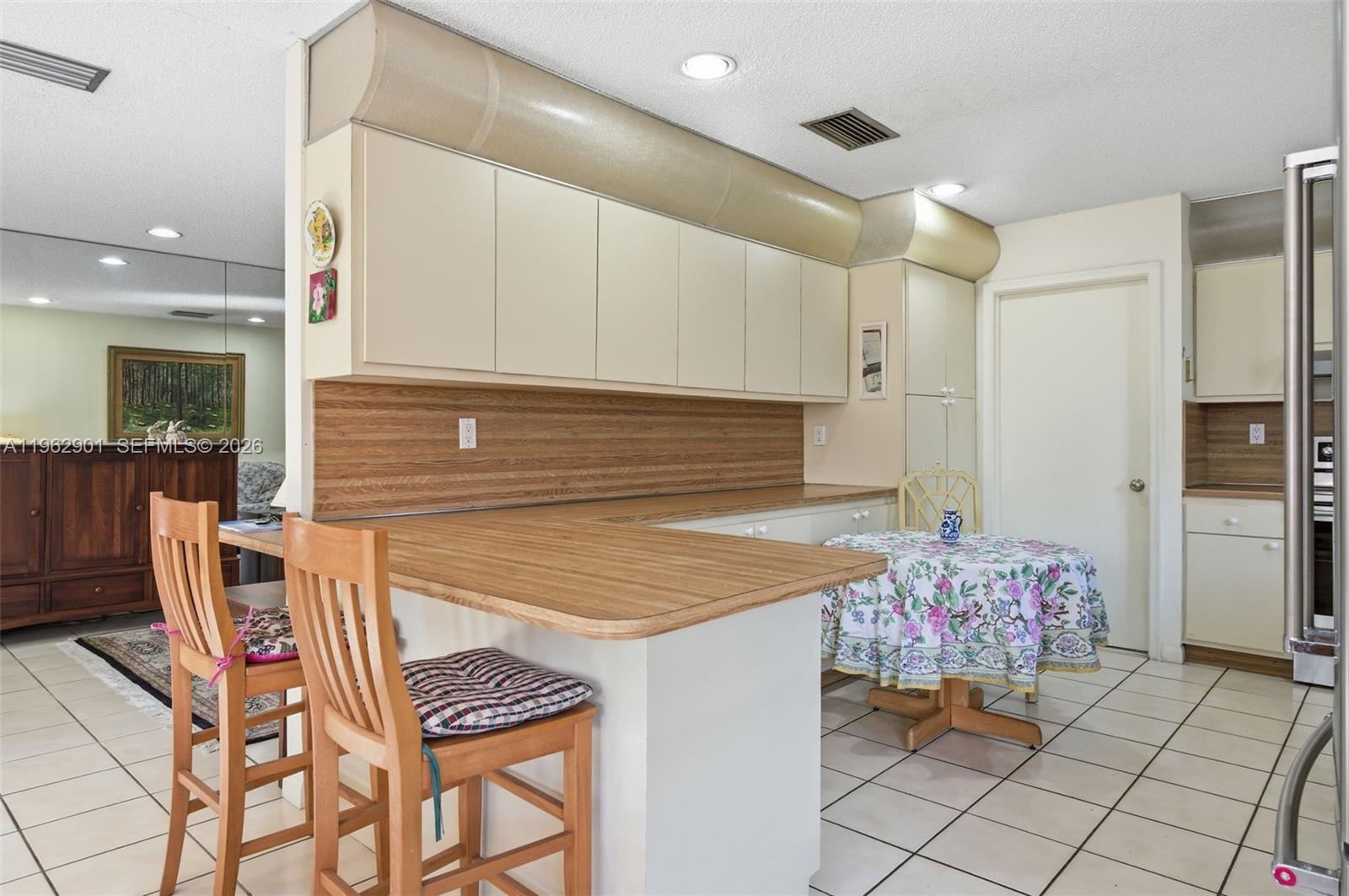 9208 Emerson Avenue Surfside, FL 33154 - Photo 6 of 29