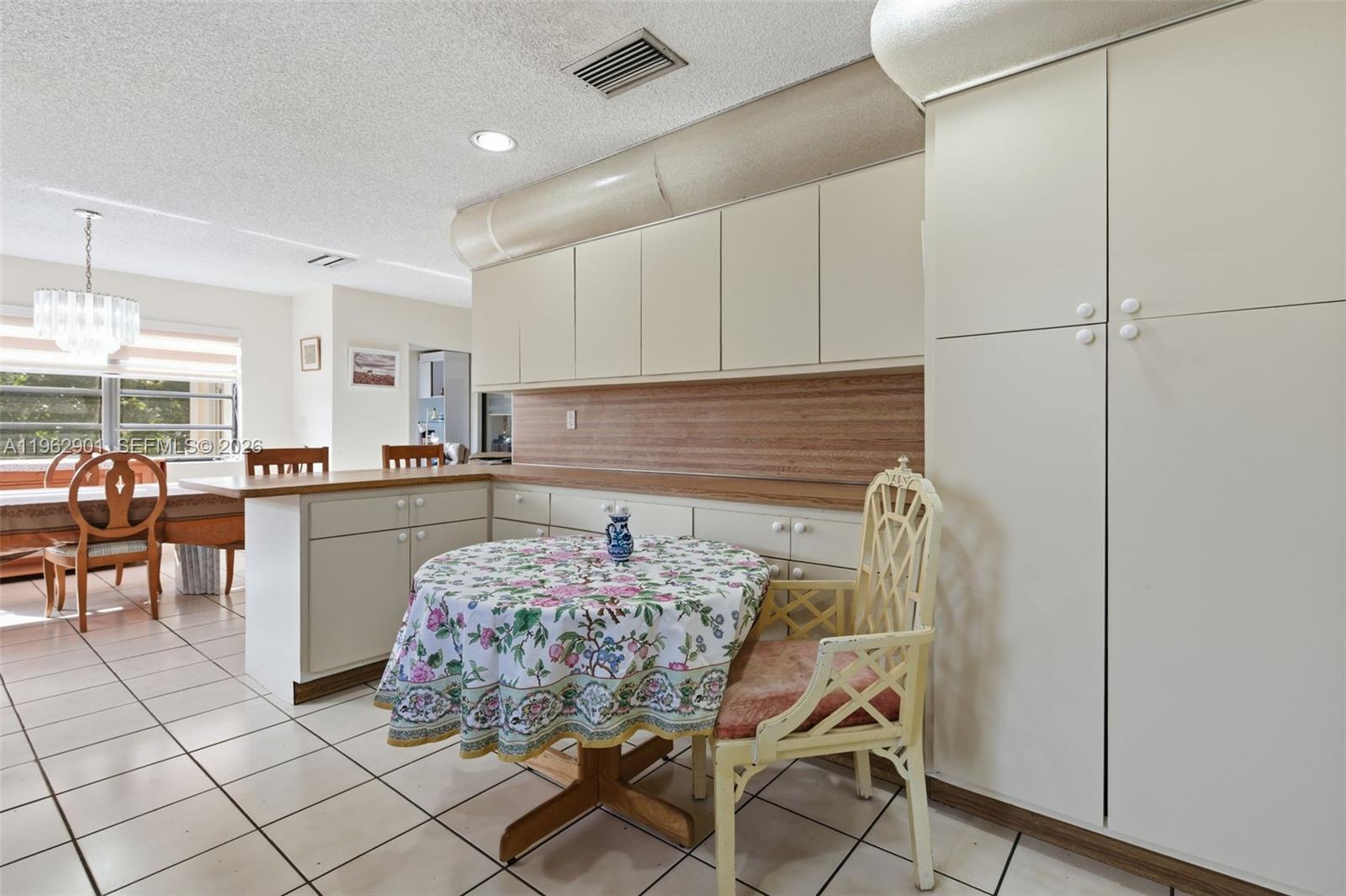 9208 Emerson Avenue Surfside, FL 33154 - Photo 9 of 29